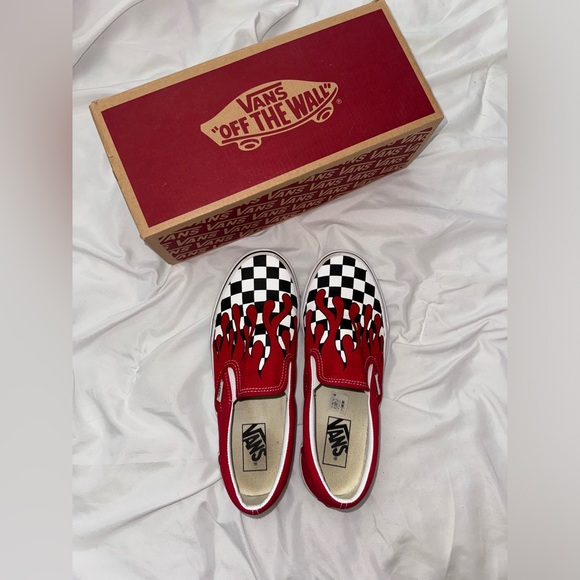 Vans - Picture 2 of 4